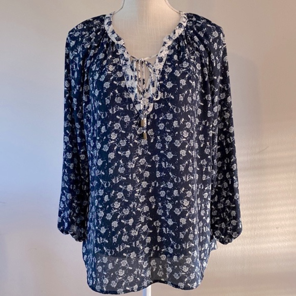 Collective Concepts women’s V tie front closure, l/s, blue / white abstract L